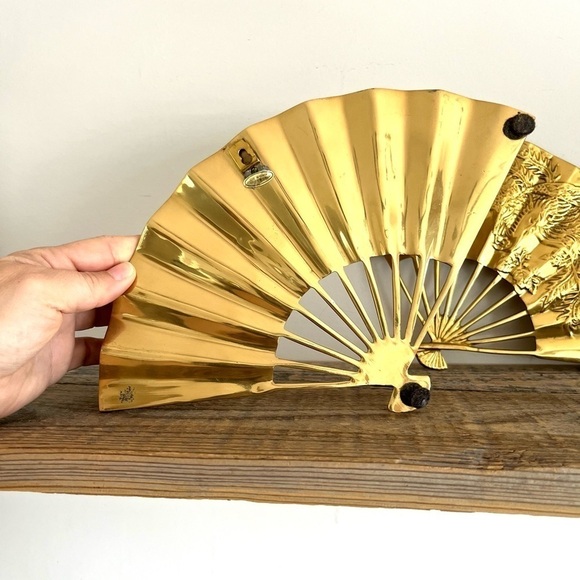Brass wall fans dragon decor set of 2 - Picture 6 of 6
